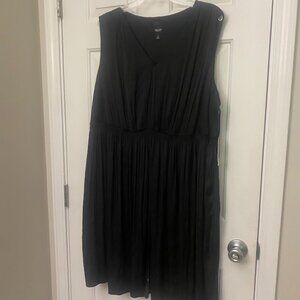 NWT Simply Vera Vera Wang Smocked Little Black Dress (LBD)